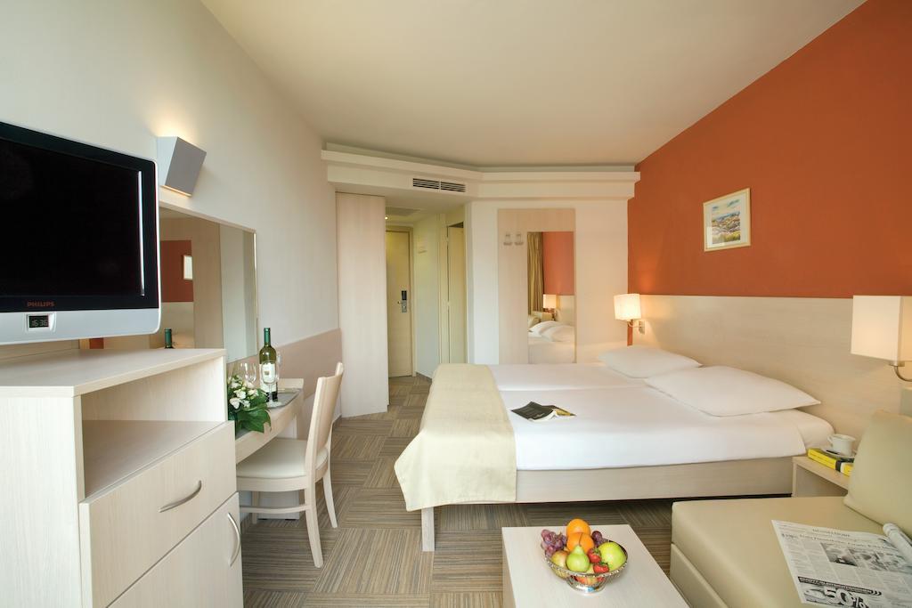 Sunny Porec By Valamar, Ex Crystal Exterior foto